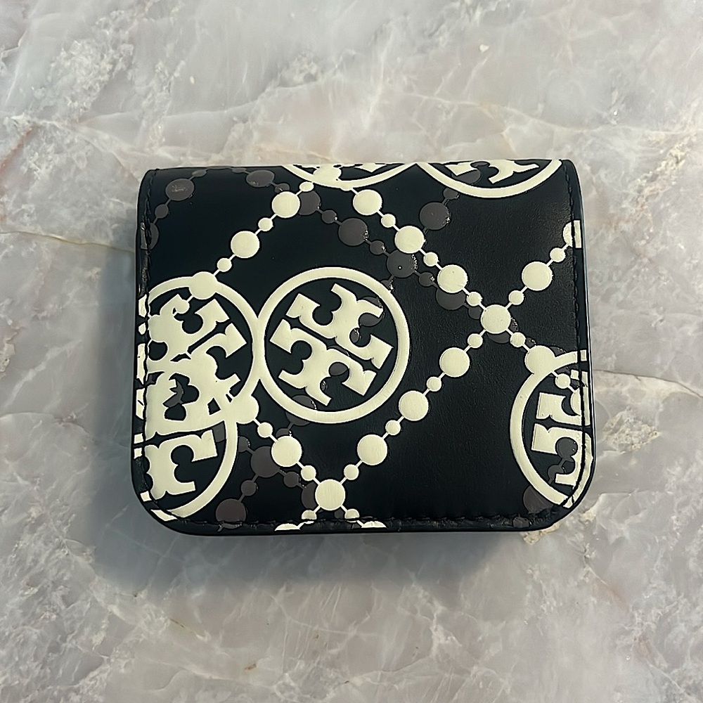 Tory burch wallet new with tags